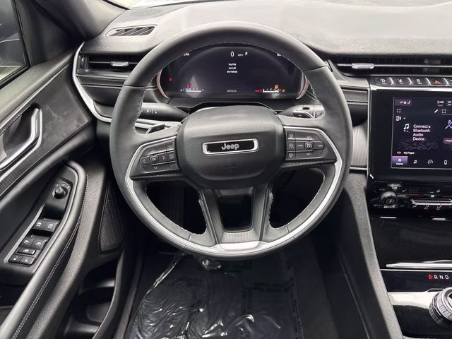 2025 Silver Zynith Jeep Grand Cherokee Laredo X RWD SUV