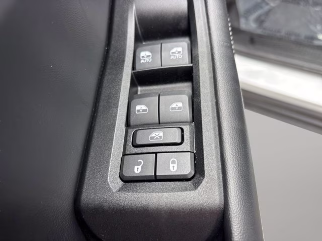 2025 Silver Zynith Jeep Grand Cherokee Laredo X RWD SUV