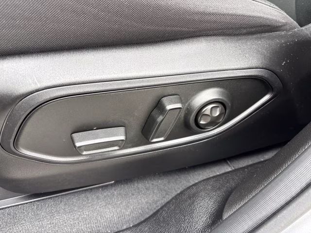 2025 Silver Zynith Jeep Grand Cherokee Laredo X RWD SUV