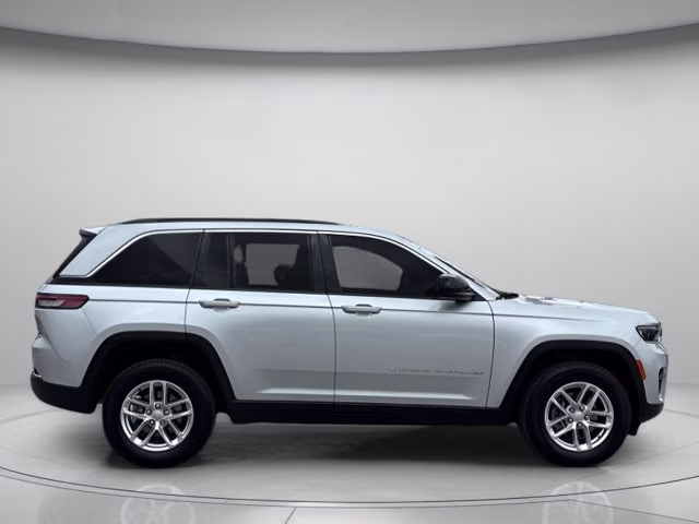 2025 Silver Zynith Jeep Grand Cherokee Laredo X RWD SUV