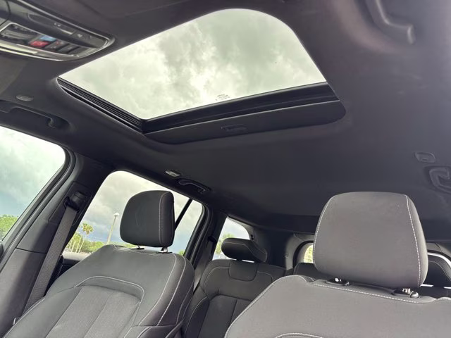 2025 Silver Zynith Jeep Grand Cherokee Laredo X RWD SUV