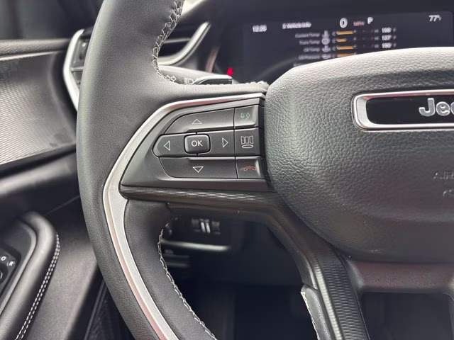 2025 Silver Zynith Jeep Grand Cherokee Laredo X RWD SUV