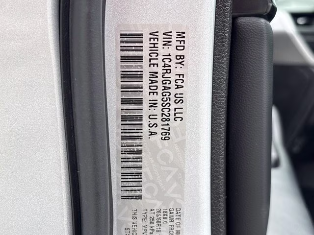 2025 Silver Zynith Jeep Grand Cherokee Laredo X RWD SUV