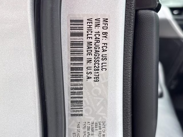 2025 Silver Zynith Jeep Grand Cherokee Laredo X RWD SUV