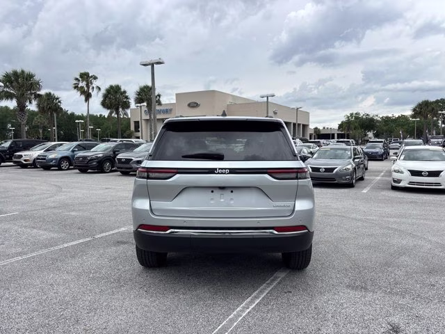 2025 Silver Zynith Jeep Grand Cherokee Laredo X RWD SUV