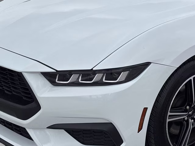 2024 Oxford White Ford Mustang EcoBoost RWD Coupe