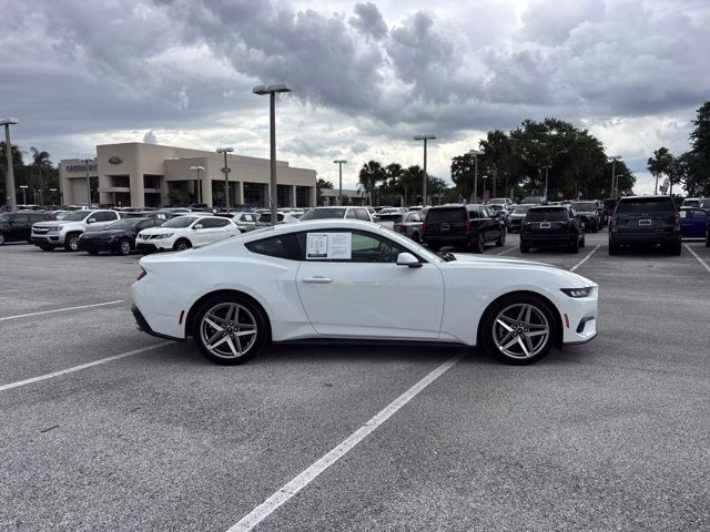 2024 Oxford White Ford Mustang EcoBoost RWD Coupe