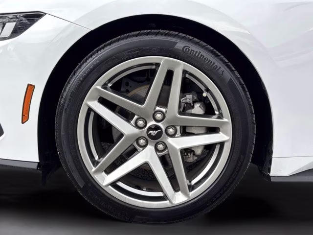 2024 Oxford White Ford Mustang EcoBoost RWD Coupe