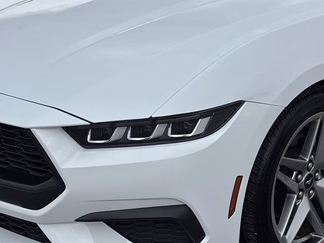2024 Oxford White Ford Mustang EcoBoost RWD Coupe