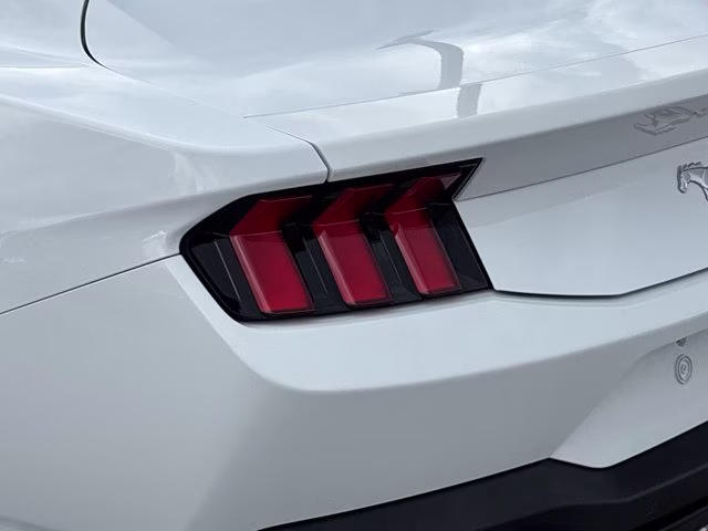 2024 Oxford White Ford Mustang EcoBoost RWD Coupe