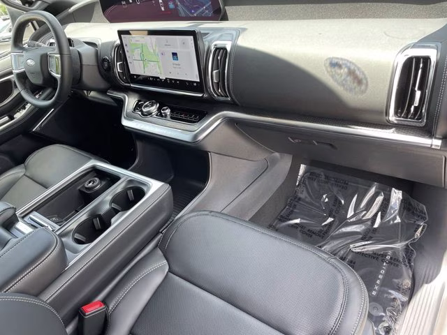 2026 Star White Metallic Tri-Coat Ford Expedition Max Platinum 4X4 SUV
