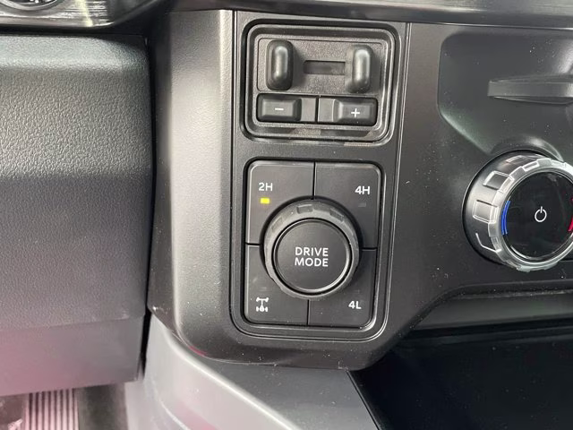 2026 Glacier Gray Metallic Tri-Coat Ford Super Duty F-250 SRW LARIAT 4X4 Truck