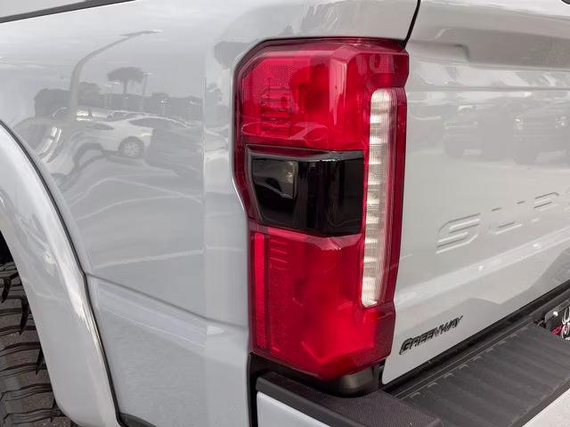2026 Glacier Gray Metallic Tri-Coat Ford Super Duty F-250 SRW LARIAT 4X4 Truck