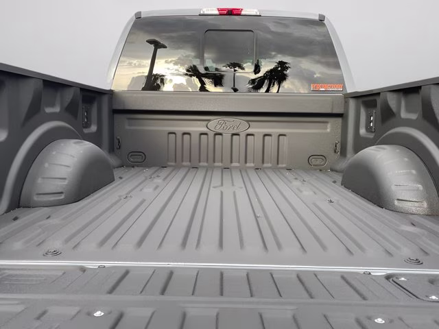 2026 Glacier Gray Metallic Tri-Coat Ford Super Duty F-250 SRW LARIAT 4X4 Truck