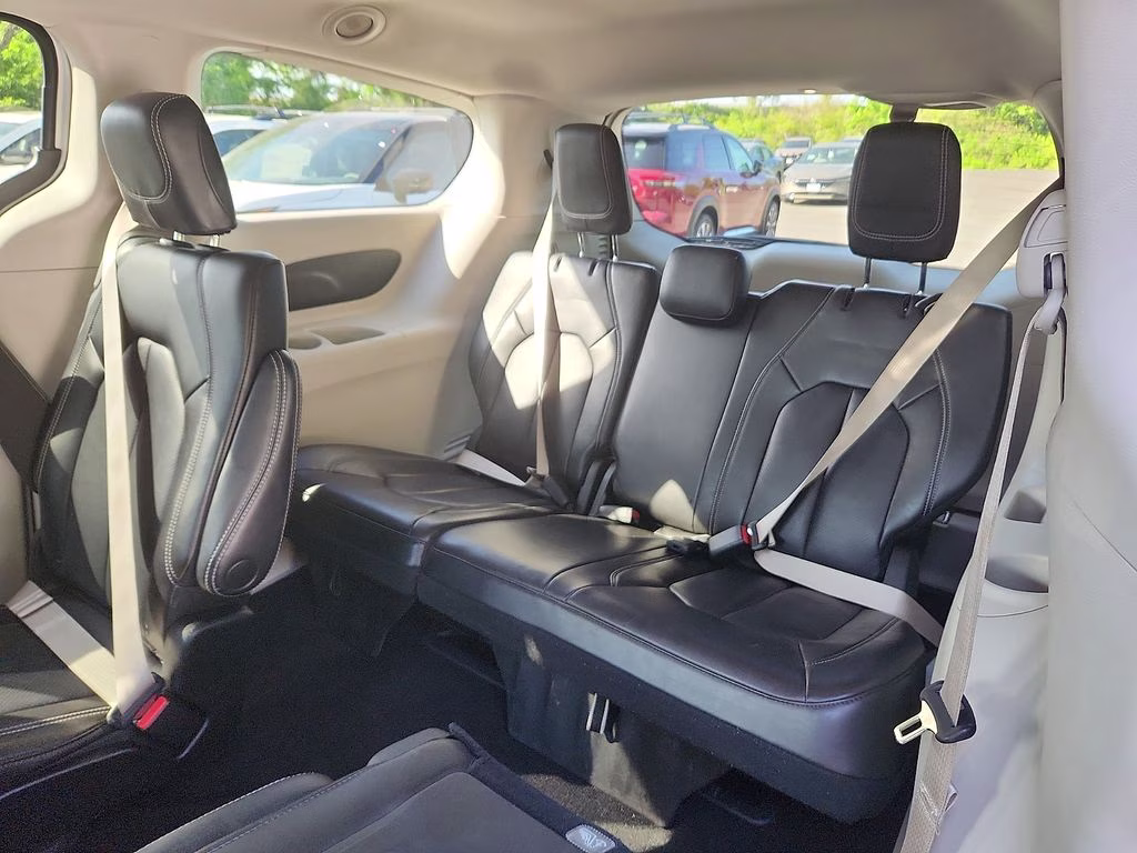 2023 Bright White Clearcoat Chrysler Pacifica Touring L FWD Van