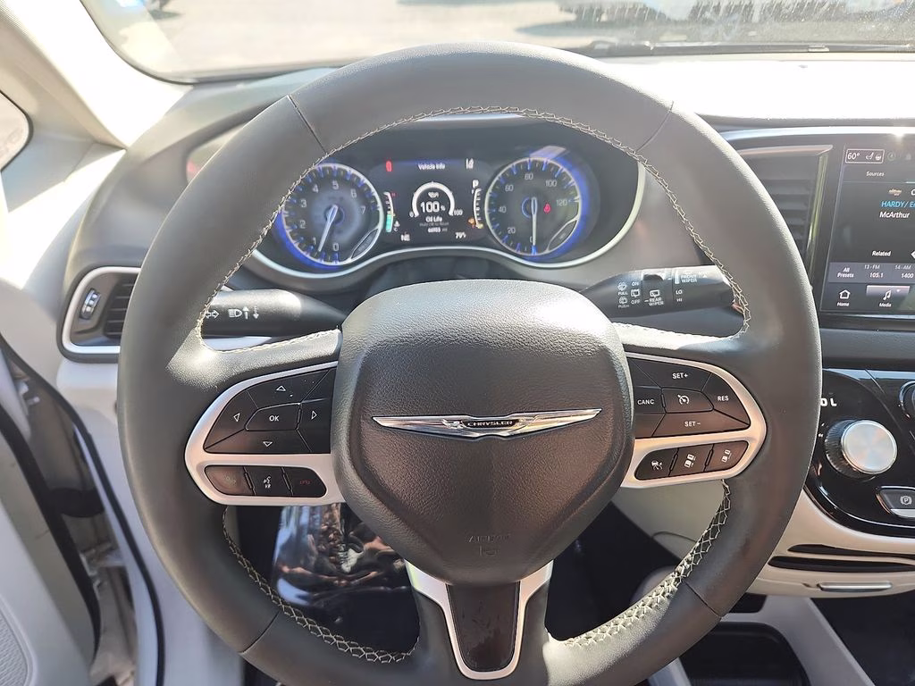 2023 Bright White Clearcoat Chrysler Pacifica Touring L FWD Van