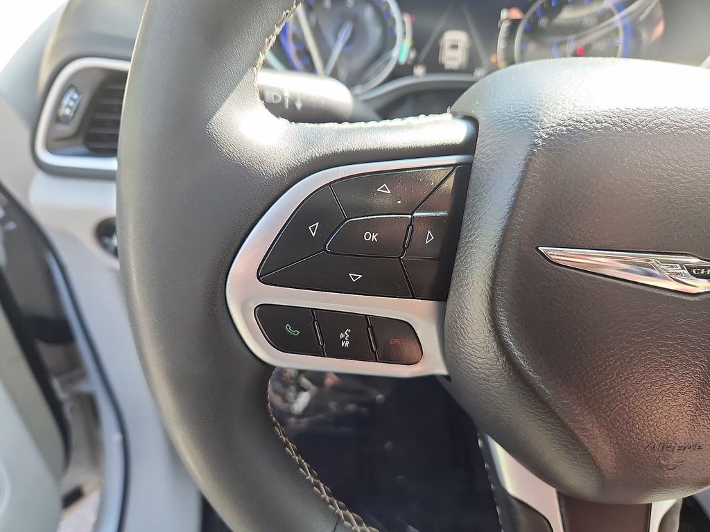 2023 Bright White Clearcoat Chrysler Pacifica Touring L FWD Van