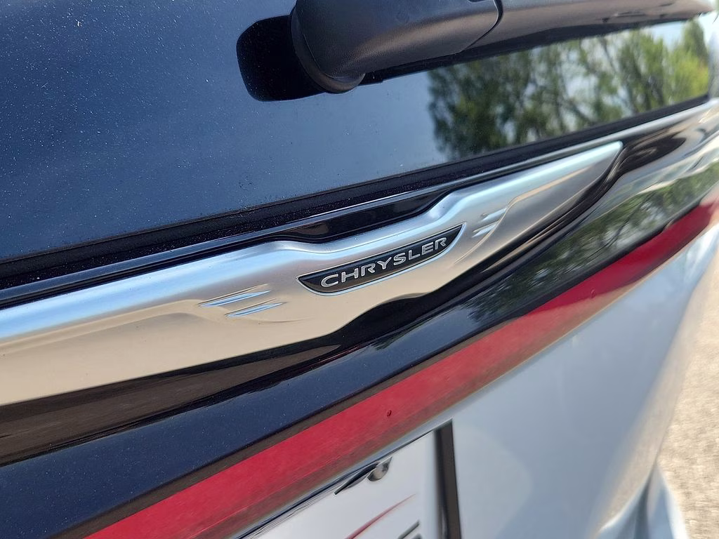 2023 Bright White Clearcoat Chrysler Pacifica Touring L FWD Van