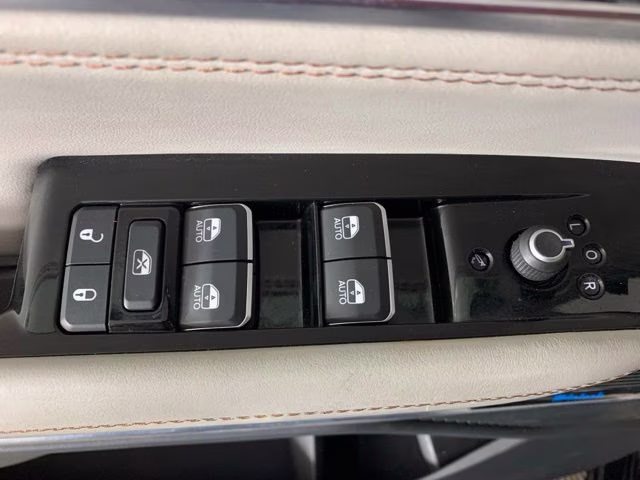2023 Diamond Black Crystal Pearlcoat Jeep Grand Wagoneer Series II 4X4 SUV