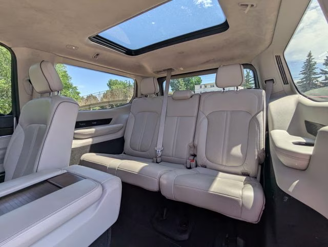 2023 Diamond Black Crystal Pearlcoat Jeep Grand Wagoneer Series II 4X4 SUV