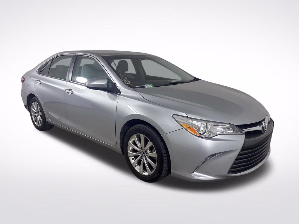 2017 Celestial Silver Metallic Toyota Camry XLE FWD Sedan