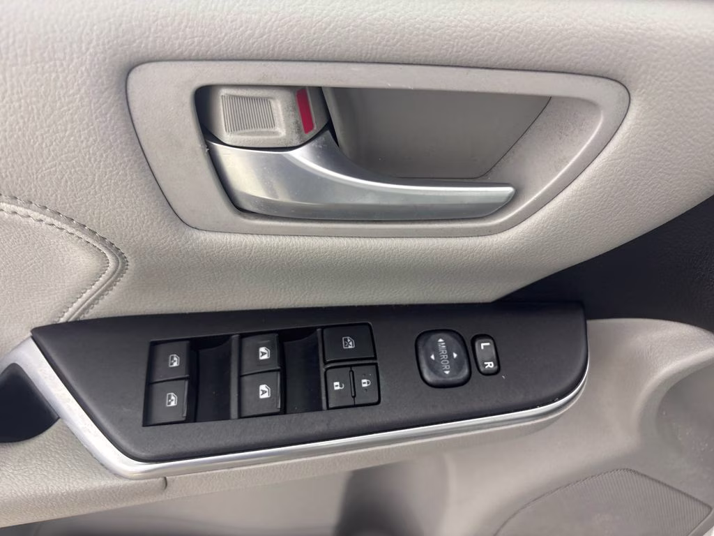 2017 Celestial Silver Metallic Toyota Camry XLE FWD Sedan