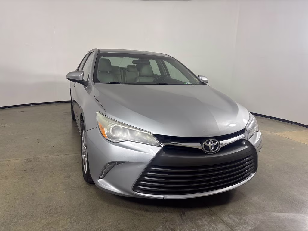 2017 Celestial Silver Metallic Toyota Camry XLE FWD Sedan