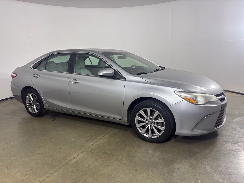 2017 Celestial Silver Metallic Toyota Camry XLE FWD Sedan