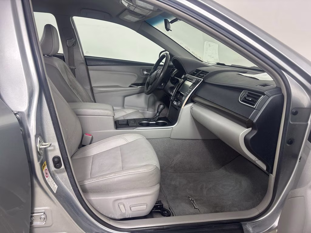 2017 Celestial Silver Metallic Toyota Camry XLE FWD Sedan