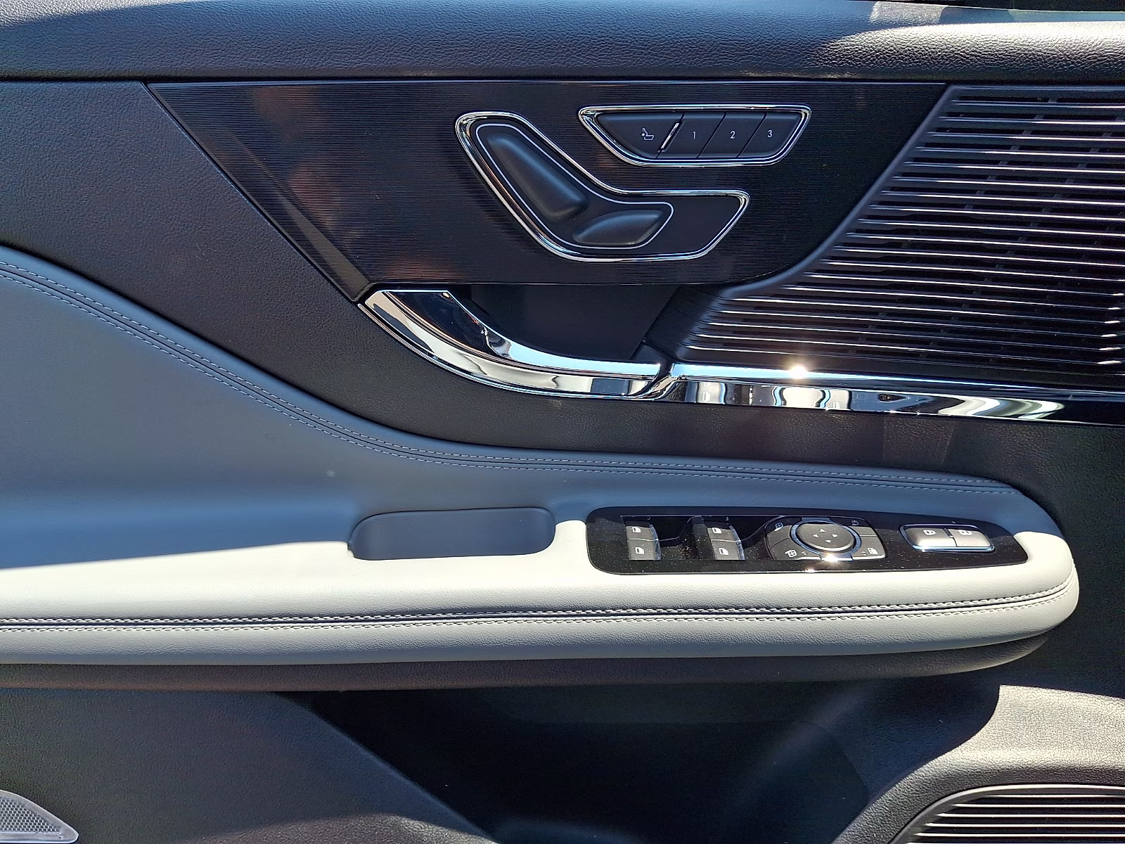 2022 Pristine White Metallic Tri-Coat - AZ Lincoln Corsair Standard FWD