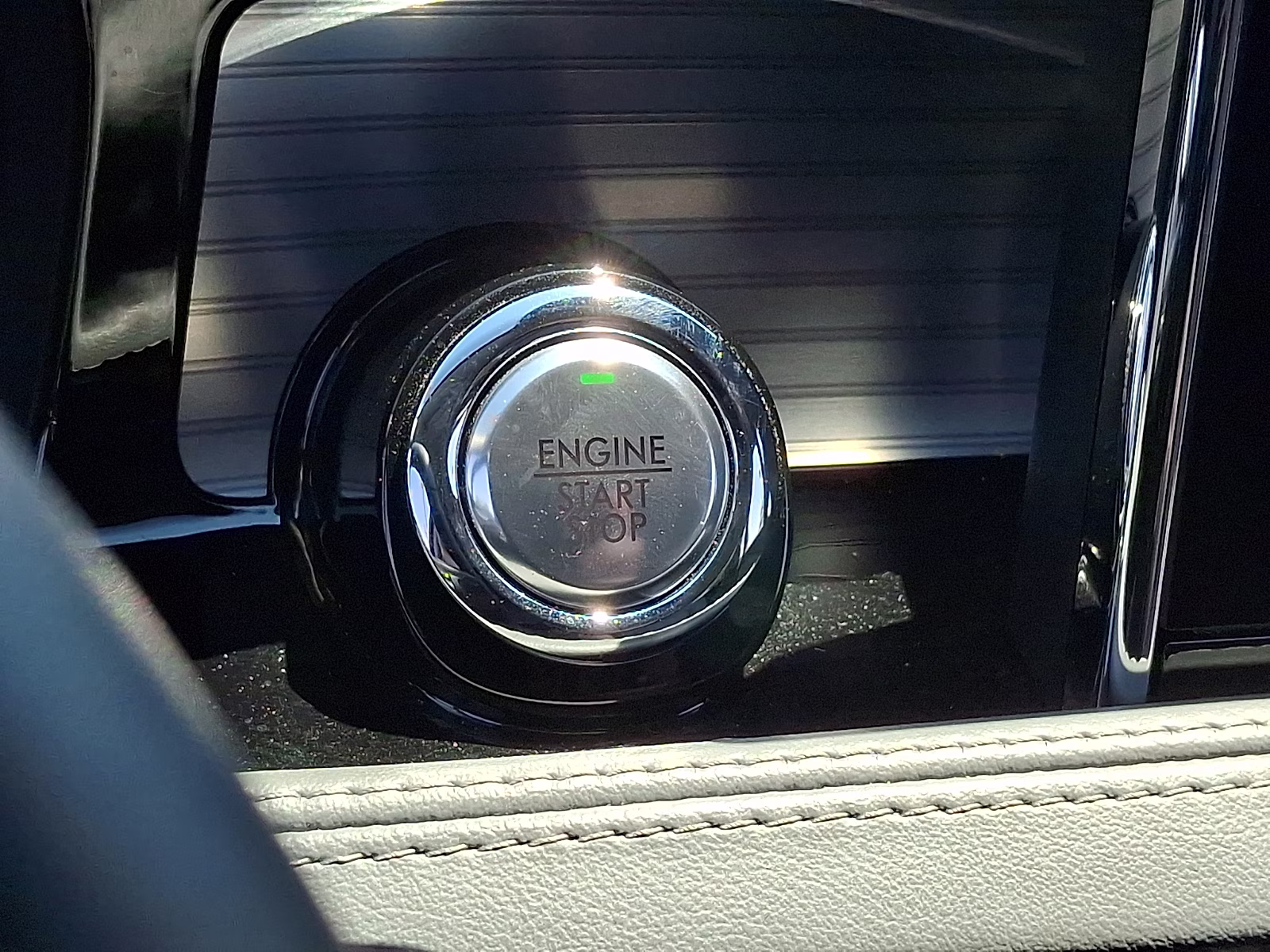 2022 Pristine White Metallic Tri-Coat - AZ Lincoln Corsair Standard FWD