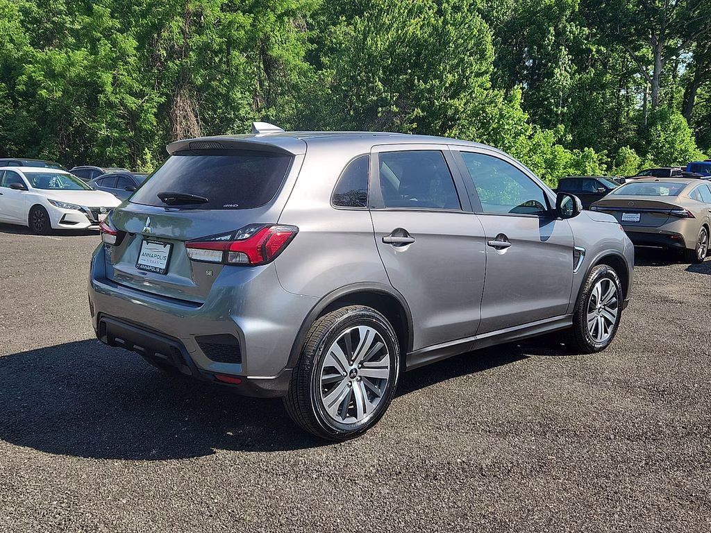 2024 Alloy Silver Metallic Mitsubishi Outlander Sport 2.0 SE 4X4 SUV