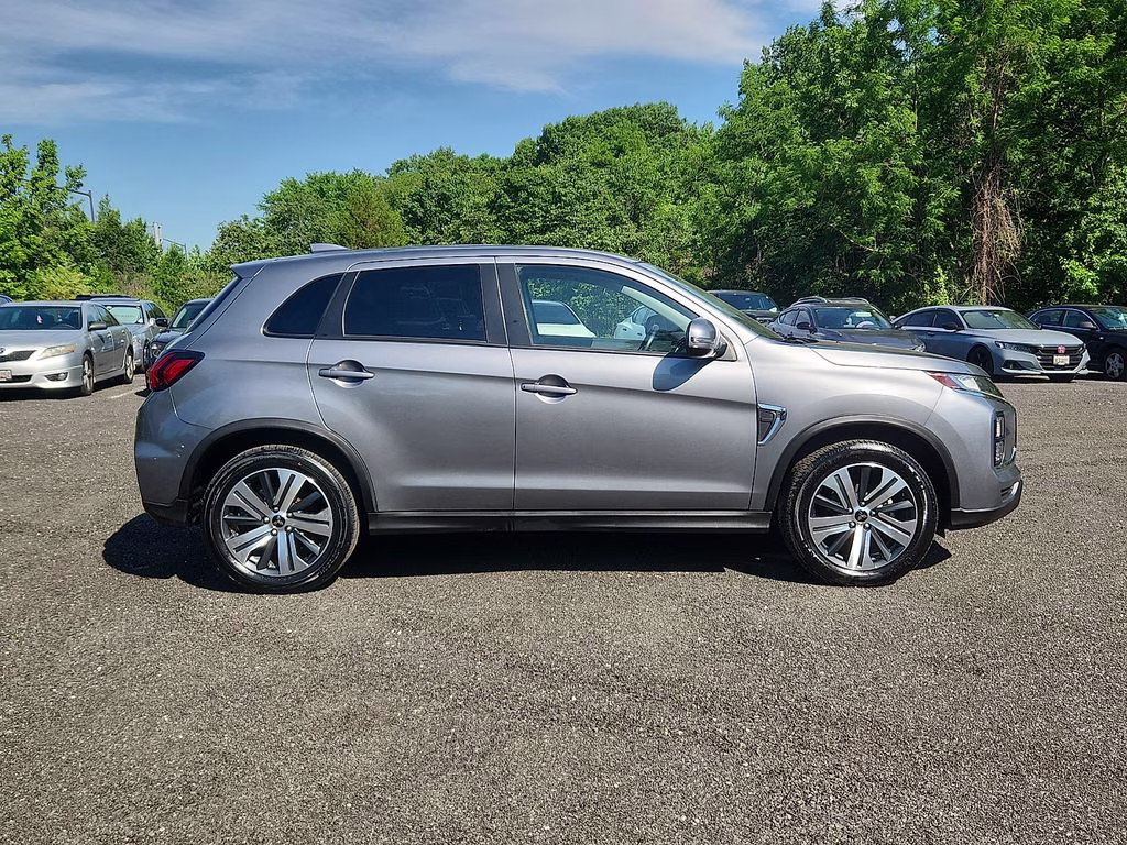 2024 Alloy Silver Metallic Mitsubishi Outlander Sport 2.0 SE 4X4 SUV