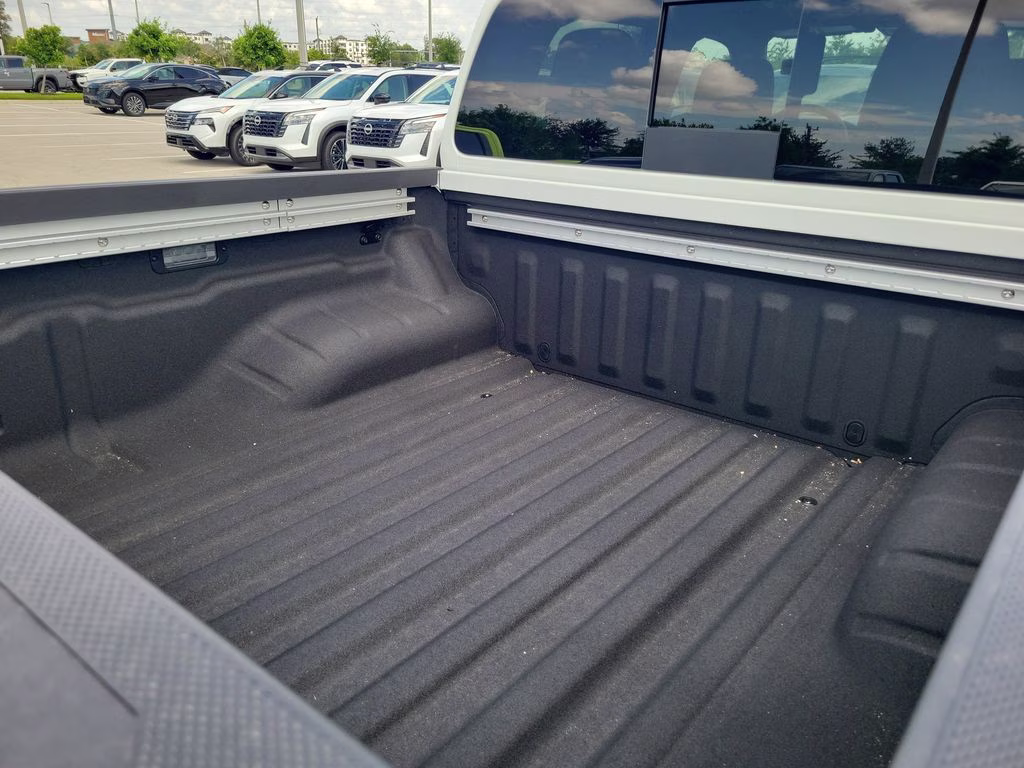 2026 Glacier White Nissan Frontier PRO-4X 4X4 Truck