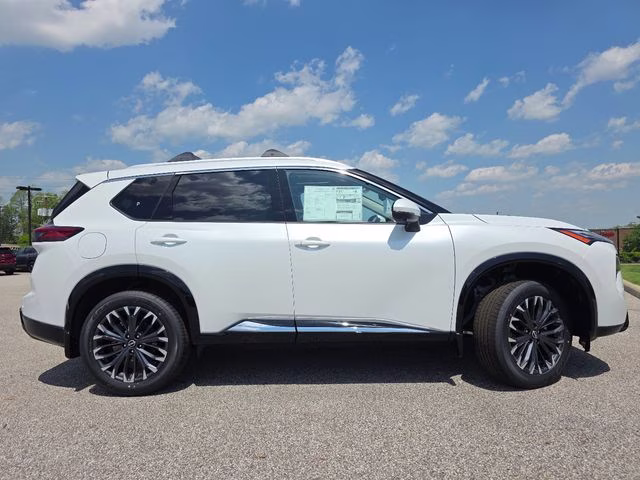 2026 Everest White Pearl Tricoat Nissan Rogue Platinum AWD SUV