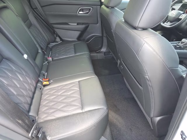 2026 Everest White Pearl Tricoat Nissan Rogue Platinum AWD SUV