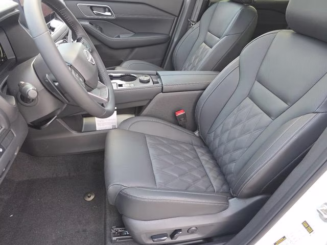 2026 Everest White Pearl Tricoat Nissan Rogue Platinum AWD SUV