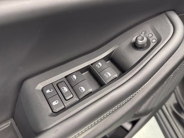 2023 Diamond Black Crystal Pearlcoat Jeep Grand Cherokee Limited 4X4 SUV