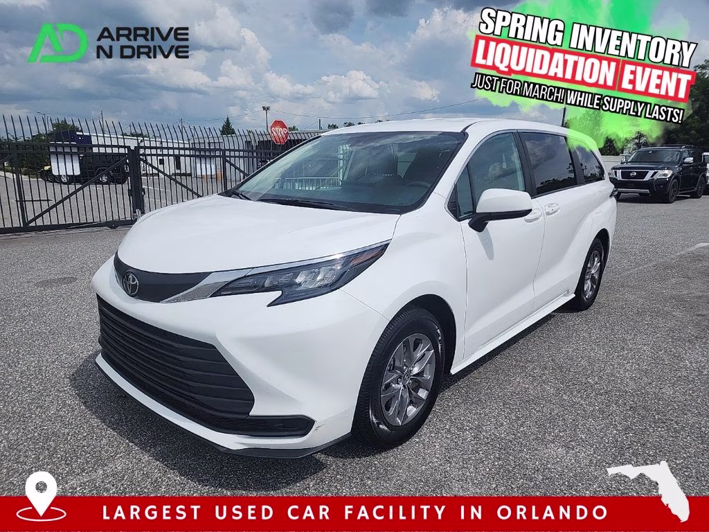 2026 white Toyota Sienna LE FWD Van