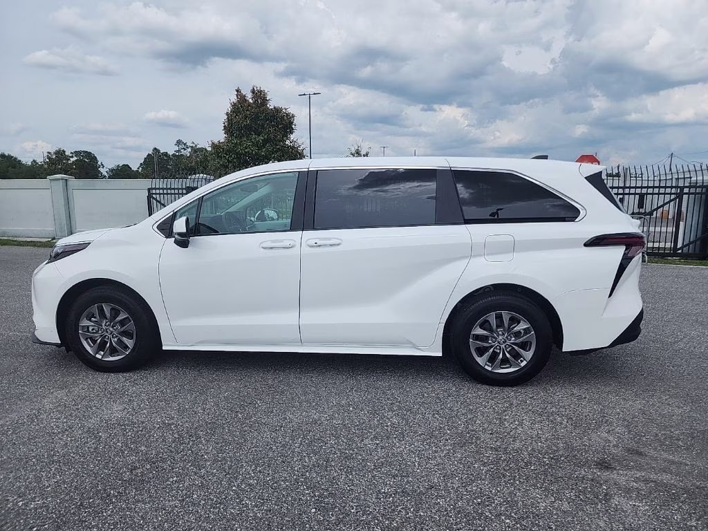2026 white Toyota Sienna LE FWD Van