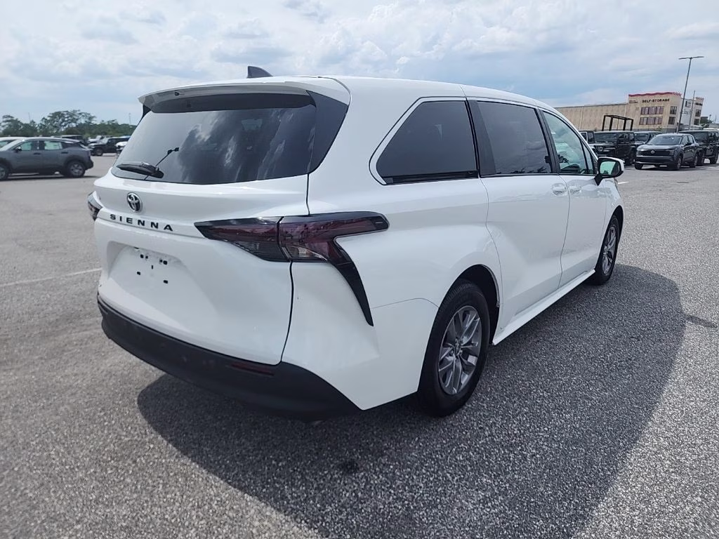 2026 white Toyota Sienna LE FWD Van