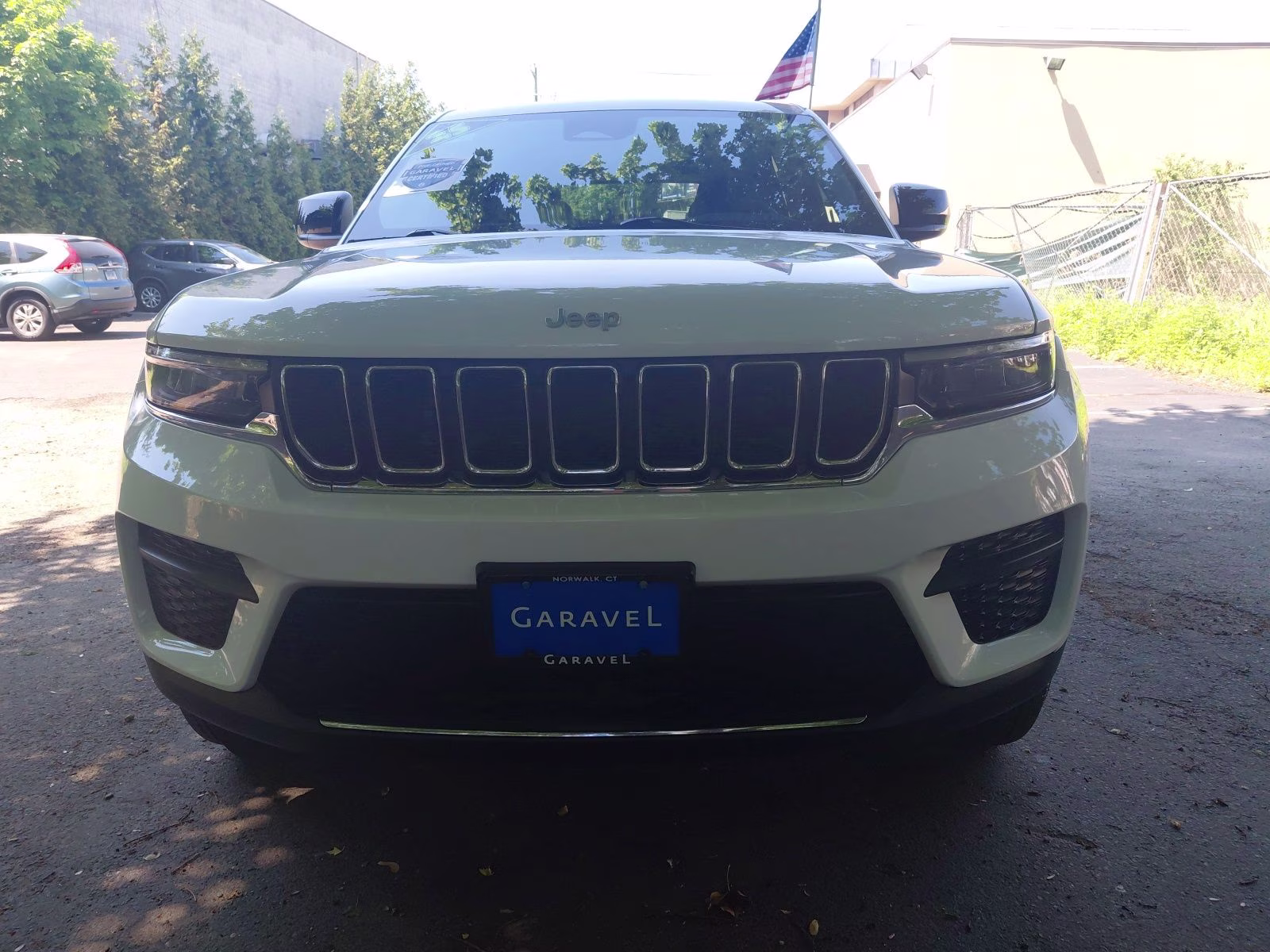 2025 Bright White Clearcoat Jeep Grand Cherokee Laredo X 4X4 SUV