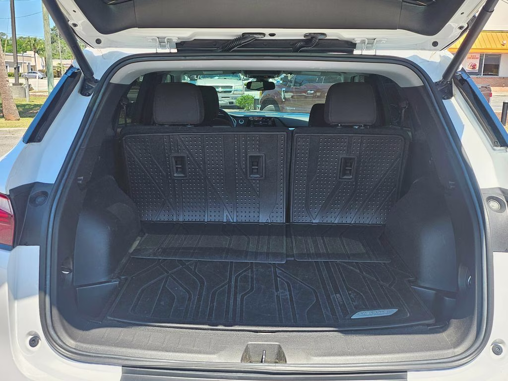 2022 Summit White Chevrolet Blazer LT FWD SUV