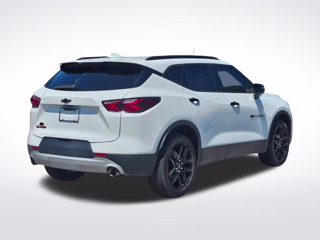 2022 Summit White Chevrolet Blazer LT FWD SUV