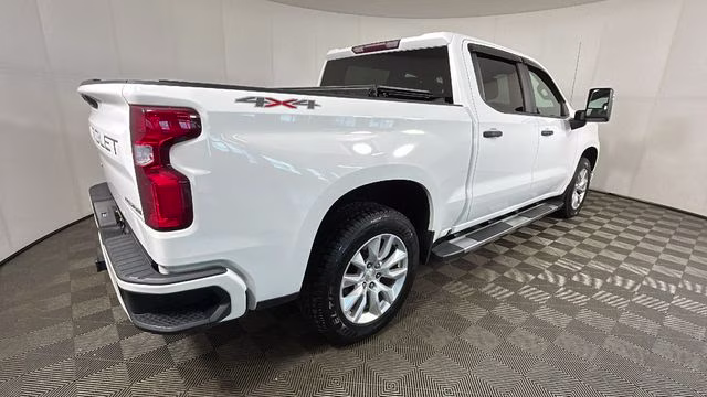 2019 Summit White Chevrolet Silverado 1500 Custom 4X4 Truck