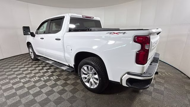 2019 Summit White Chevrolet Silverado 1500 Custom 4X4 Truck