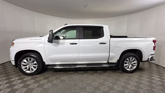 2019 Summit White Chevrolet Silverado 1500 Custom 4X4 Truck