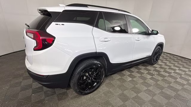 2022 Summit White GMC Terrain SLE AWD SUV