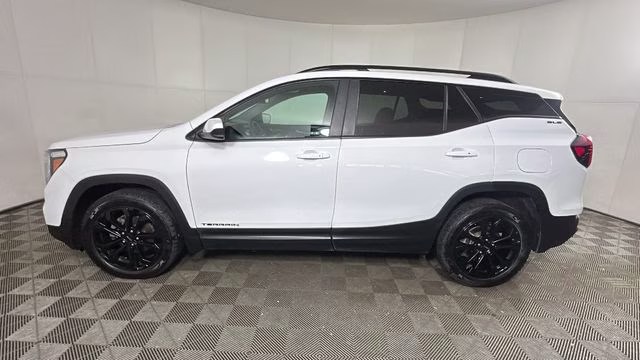 2022 Summit White GMC Terrain SLE AWD SUV