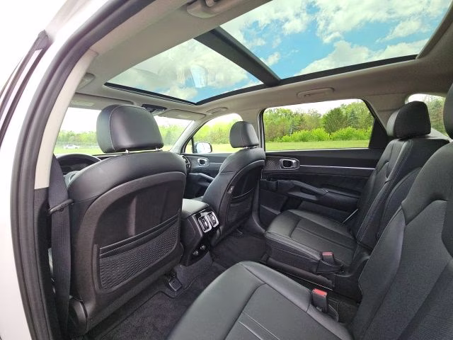 2022 Glacial White Pearl Kia Sorento SX AWD SUV